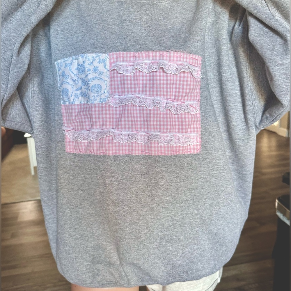 Vintage Embroidered American Flag Sweatshirt